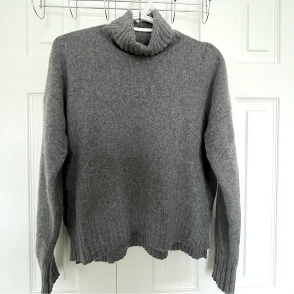 COPY - 100% oversized cashmere turtleneck sweater (chrcoal grey, size S) - Picture 2 of 7